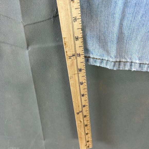 Wrangler Relaxed Fit Jeans Men’s Size 36x30 Blue Light Wash Distressed Denim - Picture 10 of 10